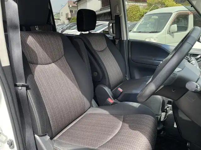 日産 セレナ ハイウェイスター Sハイブリッド 大阪府 2014(平26)年 9.2万km ブリリアントホワイトパール (株)IDOMが運営する【じしゃロン東大阪店】の自社ローン対象車両になります。こちらは現金ご利用時の価格です。/自社ローンご希望の方は別途その旨お申付け下さい。/純正9インチナビゲーション/（フルセグTV/CD/DVD/BT/SD）/アラウンドビューモニター/純正フリップダウンモニター/エマージェンシーブレーキ/ETC/前後コーナーセンサー/アイドリングストップ/左側パワースライドドア/純正16インチアルミホイール/プッシュスタート/スマートキー/スペアキー/純正フロアマット/ドアバイザー/取扱説明書＆保証書