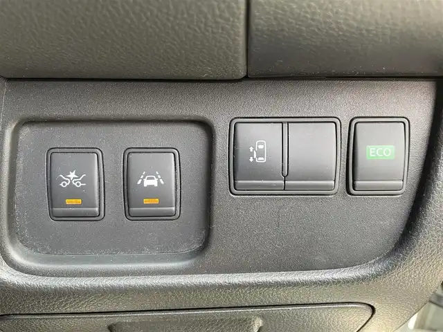 日産 セレナ ハイウェイスター Sハイブリッド 大阪府 2014(平26)年 9.2万km ブリリアントホワイトパール (株)IDOMが運営する【じしゃロン東大阪店】の自社ローン対象車両になります。こちらは現金ご利用時の価格です。/自社ローンご希望の方は別途その旨お申付け下さい。/純正9インチナビゲーション/（フルセグTV/CD/DVD/BT/SD）/アラウンドビューモニター/純正フリップダウンモニター/エマージェンシーブレーキ/ETC/前後コーナーセンサー/アイドリングストップ/左側パワースライドドア/純正16インチアルミホイール/プッシュスタート/スマートキー/スペアキー/純正フロアマット/ドアバイザー/取扱説明書＆保証書