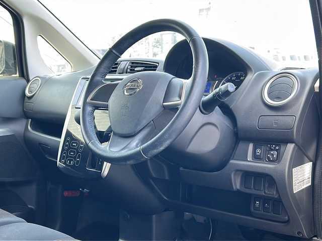 日産 デイズ HWS X Vセレ +SeftyⅡ 富山県 2015(平27)年 3.8万km プレミアムパープルP ディスプレイオーディオ(FM・AM・BTA)/全方位カメラ　/衝突被害軽減ブレーキ　/横滑り防止装置　/純正アルミホイール　/フォグランプ　/オートエアコン　　/ＵＳＢ入力端子　/スマートキー　/エンジンスタートボタン　