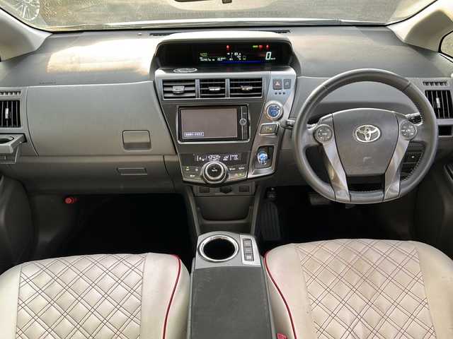 トヨタ プリウス α S チューンブラック 岐阜県 2014(平26)年 10.3万km ホワイトパールクリスタルシャイン 登録時走行距離：102867km/純正SDナビ（NSZT-W62G）/バックカメラ/フルセグテレビ・Bluetoth・CD・DVD/ビルトインETC/レーンキープアシスト/レザーシートカバー/純正フロアマット/LEDヘッドライト/オートライト/純正アルミホイール/プッシュスタート/スマートキー