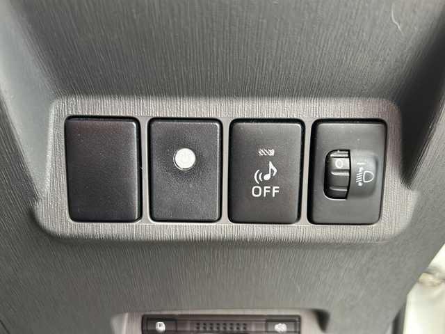 トヨタ プリウス α S チューンブラック 岐阜県 2014(平26)年 10.3万km ホワイトパールクリスタルシャイン 登録時走行距離：102867km/純正SDナビ（NSZT-W62G）/バックカメラ/フルセグテレビ・Bluetoth・CD・DVD/ビルトインETC/レーンキープアシスト/レザーシートカバー/純正フロアマット/LEDヘッドライト/オートライト/純正アルミホイール/プッシュスタート/スマートキー