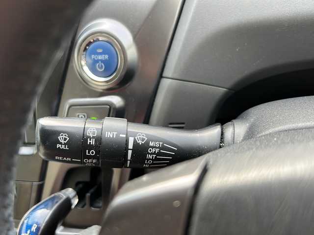 トヨタ プリウス α S チューンブラック 岐阜県 2014(平26)年 10.3万km ホワイトパールクリスタルシャイン 登録時走行距離：102867km/純正SDナビ（NSZT-W62G）/バックカメラ/フルセグテレビ・Bluetoth・CD・DVD/ビルトインETC/レーンキープアシスト/レザーシートカバー/純正フロアマット/LEDヘッドライト/オートライト/純正アルミホイール/プッシュスタート/スマートキー