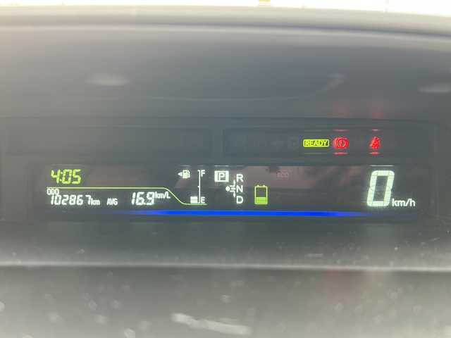 トヨタ プリウス α S チューンブラック 岐阜県 2014(平26)年 10.3万km ホワイトパールクリスタルシャイン 登録時走行距離：102867km/純正SDナビ（NSZT-W62G）/バックカメラ/フルセグテレビ・Bluetoth・CD・DVD/ビルトインETC/レーンキープアシスト/レザーシートカバー/純正フロアマット/LEDヘッドライト/オートライト/純正アルミホイール/プッシュスタート/スマートキー