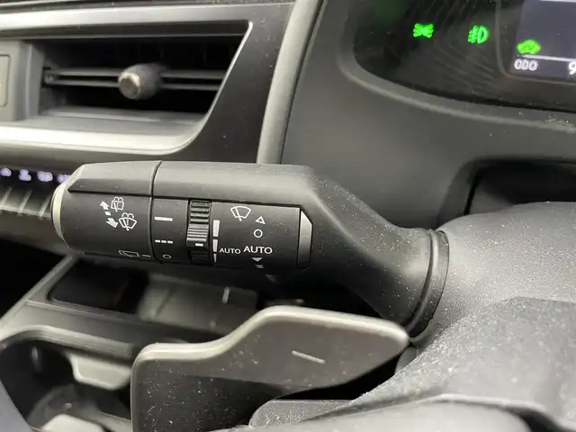 レクサス ＵＸ 250h グレイスフル エクスプローラー 熊本県 2023(令5)年 1万km テレーンカーキマイカM 純正SDナビ/・フルセグTV/BT/FM/AM/全方位カメラ/レクサスセーフティシステム/・衝突軽減ブレーキ/・レーントレーシングアシスト/・ブラインドスポットモニター/・パーキングサポートブレーキ/・クリアランスソナー/・レーダークルーズコントロール/・オートマチックハイビーム/パワーバックドア/ビルトインETC2.0/前後ドライブレコーダー/パドルシフト/ステアリングヒーター/革シート/・D/Nパワーシート/・D/Nシートヒーター/・D/Nシートクーラー/電動パーキング/オートホールド/スマートキー/スペアキー