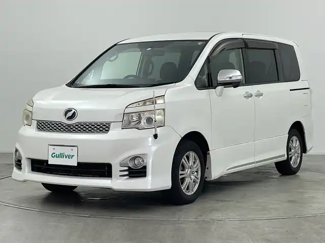 トヨタ ヴォクシー ZS 煌Ⅱ 群馬県 2012(平24)年 8.2万km ホワイトパールクリスタルシャイン 純正８型ナビ　Ｂｌｕｅｔｏｏｔｈ　フルセグ　バックカメラ　両側パワースライドドア　ＨＩＤヘッドライト　オートライト　社外アルミホイール１５インチ　ＥＴＣ　スマートキー　カーテンエアバック　禁煙車