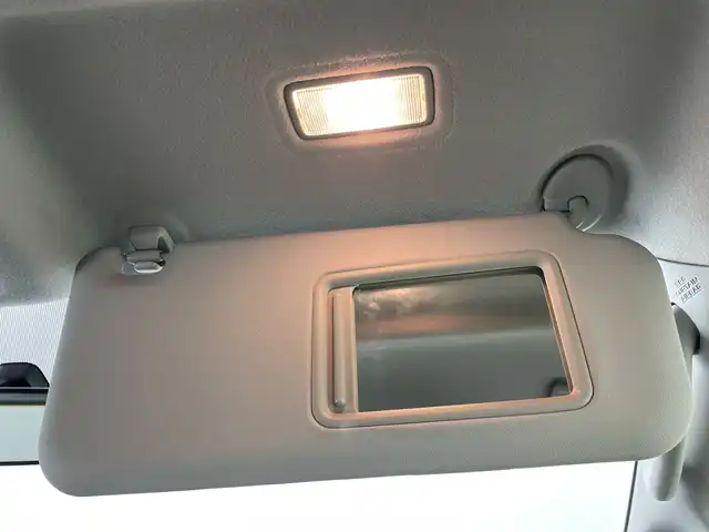 トヨタ ヴォクシー ZS 煌Ⅱ 群馬県 2012(平24)年 8.2万km ホワイトパールクリスタルシャイン 純正８型ナビ　Ｂｌｕｅｔｏｏｔｈ　フルセグ　バックカメラ　両側パワースライドドア　ＨＩＤヘッドライト　オートライト　社外アルミホイール１５インチ　ＥＴＣ　スマートキー　カーテンエアバック　禁煙車