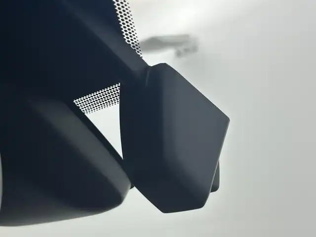 レクサス ＮＸ 300h Fスポーツ 熊本県 2018(平30)年 6.7万km ホワイトノーヴァガラスフレーク 禁煙車　/サンルーフ　/純正SDナビ（ＣＤ・ＤＶＤ・フルセグ・ＢＴ・ＵＳＢ）/全周囲カメラ　/純正ドライブレコーダー　/ＥＴＣ２．０　/レクサスセーフティシステム/・衝突軽減ブレーキ/・レーンキープアシスト/・レーダークルーズコントロール/・ロードサインアシスト/ブラインドスポットモニター/横滑り防止/前席シートヒーター　/ステアリングヒーター　/前席エアーシート/前席パワーシート/メモリシート/置くだけ充電/パワーバックドア/電動格納セカンドシート/ヘッドアップディスプレイ/パドルシフト/チルト＆テレスコピックステアリング/電動パーキング/オートホールド/純正フロアマット/純正１８インチAW/オートライト/アダブティブハイビームアシスト/LEDヘッドライト/フォグランプ/スマートキー/プッシュスタート