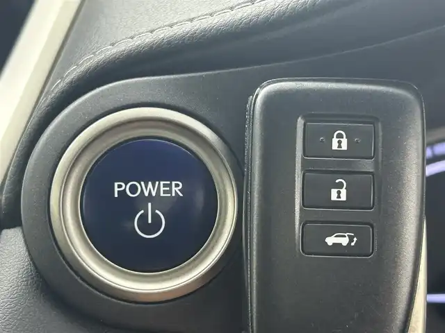 レクサス ＮＸ 300h Fスポーツ 熊本県 2018(平30)年 6.7万km ホワイトノーヴァガラスフレーク 禁煙車　/サンルーフ　/純正SDナビ（ＣＤ・ＤＶＤ・フルセグ・ＢＴ・ＵＳＢ）/全周囲カメラ　/純正ドライブレコーダー　/ＥＴＣ２．０　/レクサスセーフティシステム/・衝突軽減ブレーキ/・レーンキープアシスト/・レーダークルーズコントロール/・ロードサインアシスト/ブラインドスポットモニター/横滑り防止/前席シートヒーター　/ステアリングヒーター　/前席エアーシート/前席パワーシート/メモリシート/置くだけ充電/パワーバックドア/電動格納セカンドシート/ヘッドアップディスプレイ/パドルシフト/チルト＆テレスコピックステアリング/電動パーキング/オートホールド/純正フロアマット/純正１８インチAW/オートライト/アダブティブハイビームアシスト/LEDヘッドライト/フォグランプ/スマートキー/プッシュスタート
