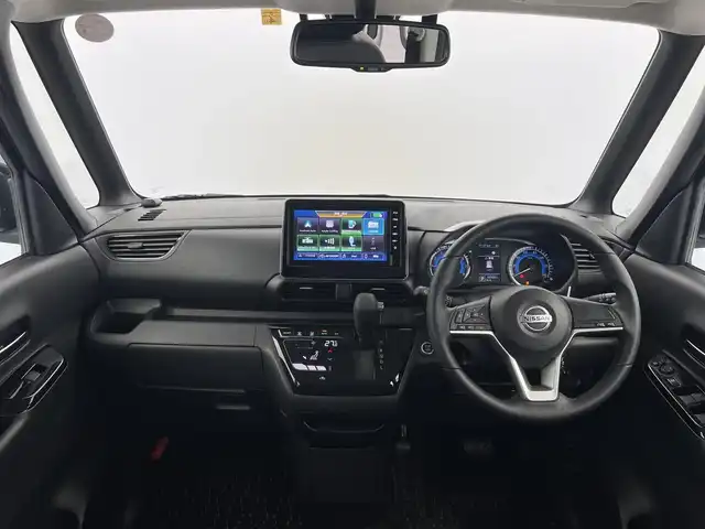 日産 ルークス HWS Gターボ アーバンクロム 富山県 2023(令5)年 4.5万km ホワイトパール 純正9型ディスプレイオーディオ（AM/FM/BT/USB）/全方位カメラ/ドライブレコーダー/ETC/片側パワースライドドア/レザーシート/衝突被害軽減システム/コーナーセンサー/横滑り防止装置/アイドリングストップ/純正アルミホイール/純正フロアマット/オートLEDライト/オートマチックハイビーム/フォグライト/革巻きステアリング/ステアリングスイッチ/スマートキー/スペアキー