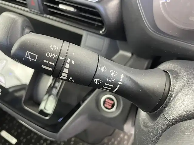 日産 ルークス HWS Gターボ アーバンクロム 富山県 2023(令5)年 4.5万km ホワイトパール 純正9型ディスプレイオーディオ（AM/FM/BT/USB）/全方位カメラ/ドライブレコーダー/ETC/片側パワースライドドア/レザーシート/衝突被害軽減システム/コーナーセンサー/横滑り防止装置/アイドリングストップ/純正アルミホイール/純正フロアマット/オートLEDライト/オートマチックハイビーム/フォグライト/革巻きステアリング/ステアリングスイッチ/スマートキー/スペアキー