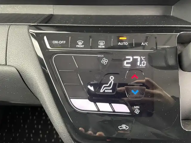 日産 ルークス HWS Gターボ アーバンクロム 富山県 2023(令5)年 4.5万km ホワイトパール 純正9型ディスプレイオーディオ（AM/FM/BT/USB）/全方位カメラ/ドライブレコーダー/ETC/片側パワースライドドア/レザーシート/衝突被害軽減システム/コーナーセンサー/横滑り防止装置/アイドリングストップ/純正アルミホイール/純正フロアマット/オートLEDライト/オートマチックハイビーム/フォグライト/革巻きステアリング/ステアリングスイッチ/スマートキー/スペアキー