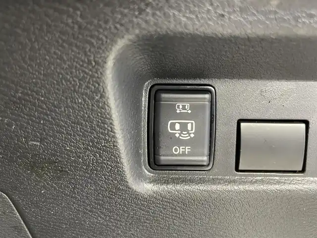 日産 ルークス HWS Gターボ アーバンクロム 富山県 2023(令5)年 4.5万km ホワイトパール 純正9型ディスプレイオーディオ（AM/FM/BT/USB）/全方位カメラ/ドライブレコーダー/ETC/片側パワースライドドア/レザーシート/衝突被害軽減システム/コーナーセンサー/横滑り防止装置/アイドリングストップ/純正アルミホイール/純正フロアマット/オートLEDライト/オートマチックハイビーム/フォグライト/革巻きステアリング/ステアリングスイッチ/スマートキー/スペアキー