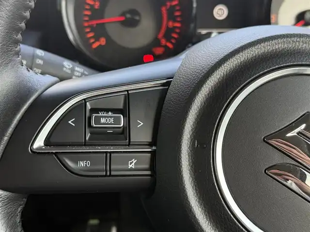 スズキ ジムニー XC 長崎県 2022(令4)年 1.7万km ミディアムグレー 衝突被害軽減ブレーキ/クルーズコントロール/レーンキープアシスト/ディーラーOP/メモリナビ【CN-RZ875】/・Bluetooth接続/・フルセグTV/・DVD再生/シートヒーター/革調シートカバー/ドライブレコーダー/ダウンヒルアシスト/LEDオートヘッドライト/ヘッドライトウォッシャー/ステアリングスイッチ/横すべり防止装置/アイドリングストップ/純正マッドガード/社外テールランプカバー