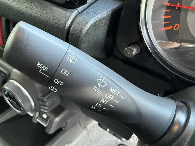 スズキ ジムニー XC 長崎県 2022(令4)年 1.7万km ミディアムグレー 衝突被害軽減ブレーキ/クルーズコントロール/レーンキープアシスト/ディーラーOP/メモリナビ【CN-RZ875】/・Bluetooth接続/・フルセグTV/・DVD再生/シートヒーター/革調シートカバー/ドライブレコーダー/ダウンヒルアシスト/LEDオートヘッドライト/ヘッドライトウォッシャー/ステアリングスイッチ/横すべり防止装置/アイドリングストップ/純正マッドガード/社外テールランプカバー