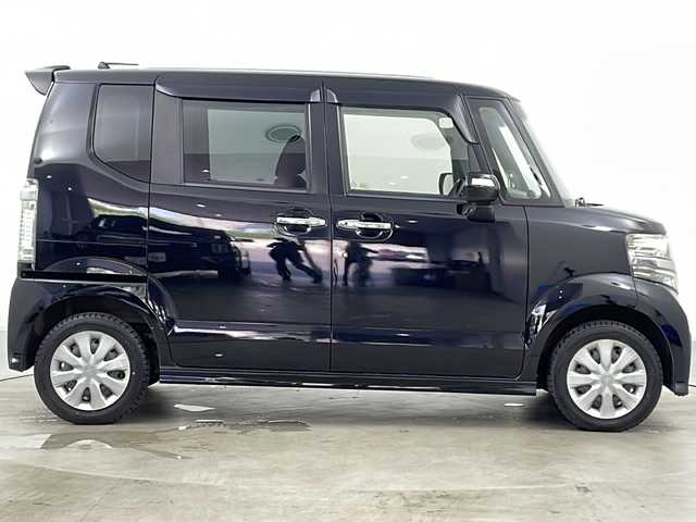 ホンダ Ｎ ＢＯＸ カスタム G 道央・札幌 2013(平25)年 5.7万km クリスタルブラックパール ・4WD/・社外ディスプレイオーディオ&CD&DVD&USB/・社外ドライブレコーダー/・社外AW付サマータイヤ積込/・オートライト/・HIDヘッドライト/・スマートキー/・スペアキー/・ECON/・横滑り防止