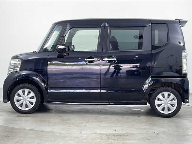 ホンダ Ｎ ＢＯＸ カスタム G 道央・札幌 2013(平25)年 5.7万km クリスタルブラックパール ・4WD/・社外ディスプレイオーディオ&CD&DVD&USB/・社外ドライブレコーダー/・社外AW付サマータイヤ積込/・オートライト/・HIDヘッドライト/・スマートキー/・スペアキー/・ECON/・横滑り防止