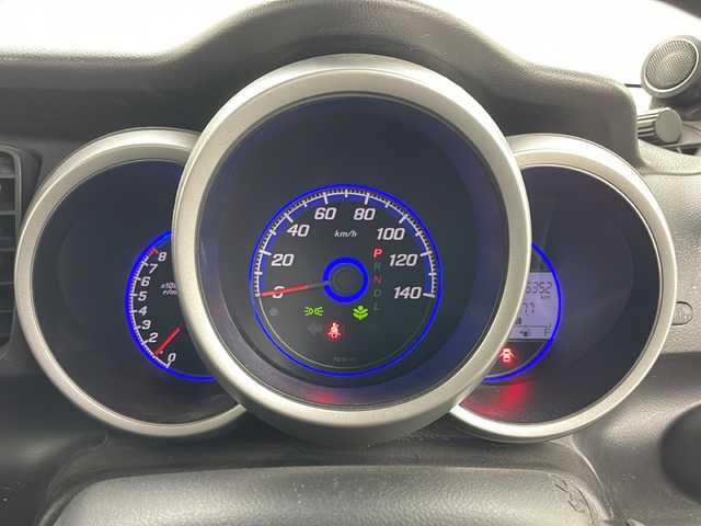 ホンダ Ｎ ＢＯＸ カスタム G 道央・札幌 2013(平25)年 5.7万km クリスタルブラックパール ・4WD/・社外ディスプレイオーディオ&CD&DVD&USB/・社外ドライブレコーダー/・社外AW付サマータイヤ積込/・オートライト/・HIDヘッドライト/・スマートキー/・スペアキー/・ECON/・横滑り防止