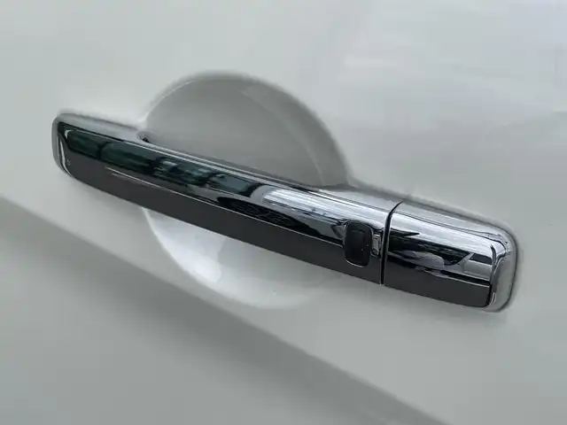 日産 セレナ ハイウェイスター プロパイロットED 香川県 2016(平28)年 5.3万km ブリリアントホワイトパール 2トーン 登録時走行距離：52658km/純正９インチナビ/純正フリップダウンモニター　/フルセグＴＶ　/ＥＴＣ　/アラウンドビューモニター　/プロパイロット　/両ハンズフリー/両側オートパワーススライド/デジタルインナーミラー　/純正ＡＷ　/ＬＥＤヘッドライト　/フォグライト/wサイドエアバック/横滑り防止