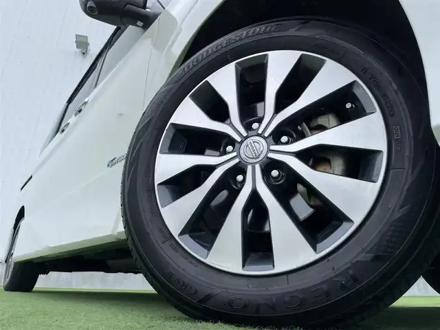 日産 セレナ ハイウェイスター プロパイロットED 香川県 2016(平28)年 5.3万km ブリリアントホワイトパール 2トーン 登録時走行距離：52658km/純正９インチナビ/純正フリップダウンモニター　/フルセグＴＶ　/ＥＴＣ　/アラウンドビューモニター　/プロパイロット　/両ハンズフリー/両側オートパワーススライド/デジタルインナーミラー　/純正ＡＷ　/ＬＥＤヘッドライト　/フォグライト/wサイドエアバック/横滑り防止