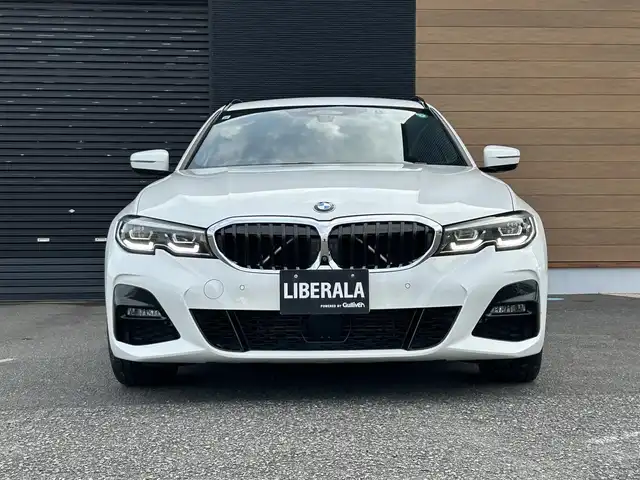 ＢＭＷ ＢＭＷ ３１８ｉ ツーリング Mスポーツ 宮崎県 2021(令3)年 5.3万km 白 純正メモリナビ/・Bluetooth /・USB/・AM FM/・ワイヤレス充電/全方位カメラ/・フロント/・サイド/・バック/ブラックレザーシート/・DN席パワーシート/・DN席シートヒーター /ライブコックピット/ブラインドスポットモニター/インテリジェントセーフティ/アダプティブクルーズコントロール/・レーンキープ/ヘッドアップディスプレイ/前後ユピテルドライブレコーダー/ミラー一体型ETC/アンビエントライト/パドルシフト/LEDヘッドライト/・オートライト/・オートハイビーム/純正19インチアルミホイール