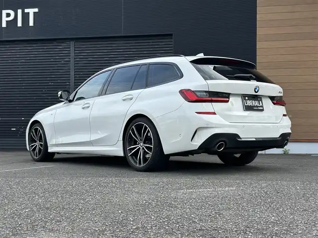 ＢＭＷ ＢＭＷ ３１８ｉ ツーリング Mスポーツ 宮崎県 2021(令3)年 5.3万km 白 純正メモリナビ/・Bluetooth /・USB/・AM FM/・ワイヤレス充電/全方位カメラ/・フロント/・サイド/・バック/ブラックレザーシート/・DN席パワーシート/・DN席シートヒーター /ライブコックピット/ブラインドスポットモニター/インテリジェントセーフティ/アダプティブクルーズコントロール/・レーンキープ/ヘッドアップディスプレイ/前後ユピテルドライブレコーダー/ミラー一体型ETC/アンビエントライト/パドルシフト/LEDヘッドライト/・オートライト/・オートハイビーム/純正19インチアルミホイール