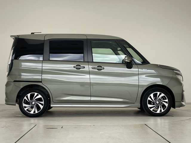 スズキ ソリオ バンディット HV MV 愛知県 2024(令6)年 2.3万km グレーⅡ スズキセーフティサポート/純正9型ディスプレイオーディオナビ/全方位カメラ/両側パワースライドドア/レーダークルーズコントロール/シートヒーター/ヘッドアップディスプレイ/純正アルミホイール/LEDヘッドライト/レーンキープアシスト/オートマチックハイビーム/衝突軽減システム/フルセグ/CD DVD/Bluetooth/ステアリングスイッチ/スマートキー/プッシュスタート