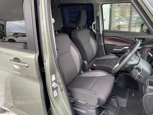 スズキ ソリオ バンディット HV MV 愛知県 2024(令6)年 2.3万km グレーⅡ スズキセーフティサポート/純正9型ディスプレイオーディオナビ/全方位カメラ/両側パワースライドドア/レーダークルーズコントロール/シートヒーター/ヘッドアップディスプレイ/純正アルミホイール/LEDヘッドライト/レーンキープアシスト/オートマチックハイビーム/衝突軽減システム/フルセグ/CD DVD/Bluetooth/ステアリングスイッチ/スマートキー/プッシュスタート