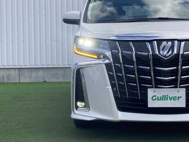 トヨタ アルファード S Cパッケージ 鳥取県 2020(令2)年 5.3万km ホワイトパールクリスタルシャイン 登録時走行距離：52383km/メーカー純正ディスプレイオーディオ/　CD DVD BT フルセグTV/バックカメラ/Wサンルーフ/両側パワースライドドア/パワーバックドア/12.1型純正フリップダウンモニター/デジタルインナーミラー/ビルトインETC/前後ドライブレコーダー/置くだけ充電/プリクラッシュセーフティシステム/レーントレーシングアシスト/レーダークルーズコントロール/ブラインドスポットモニター/パーキングサポートブレーキ/リアクロストラフィックアラート/ロードサインアシスト/木目革巻きコンビステアリング/ステアリングスイッチ/ステアリングヒーター/LEDヘッドライト/オートライト/フォグランプ/オートハイビーム/MTモード付AT/オートホールド機能付き電子パーキングブレーキ/横滑り防止装置/ブラックレザーシート/運転席助手席パワーシート/運転席シートメモリ/運転席助手席シートヒーター/運転席助手席エアシート/2列目シートオットマン/プッシュスタート/スマートキー/スペアキー/スペアタイヤ/新車時保証書/ワンオーナー