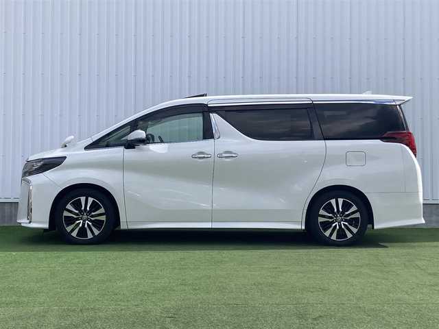 トヨタ アルファード S Cパッケージ 鳥取県 2020(令2)年 5.3万km ホワイトパールクリスタルシャイン 登録時走行距離：52383km/メーカー純正ディスプレイオーディオ/　CD DVD BT フルセグTV/バックカメラ/Wサンルーフ/両側パワースライドドア/パワーバックドア/12.1型純正フリップダウンモニター/デジタルインナーミラー/ビルトインETC/前後ドライブレコーダー/置くだけ充電/プリクラッシュセーフティシステム/レーントレーシングアシスト/レーダークルーズコントロール/ブラインドスポットモニター/パーキングサポートブレーキ/リアクロストラフィックアラート/ロードサインアシスト/木目革巻きコンビステアリング/ステアリングスイッチ/ステアリングヒーター/LEDヘッドライト/オートライト/フォグランプ/オートハイビーム/MTモード付AT/オートホールド機能付き電子パーキングブレーキ/横滑り防止装置/ブラックレザーシート/運転席助手席パワーシート/運転席シートメモリ/運転席助手席シートヒーター/運転席助手席エアシート/2列目シートオットマン/プッシュスタート/スマートキー/スペアキー/スペアタイヤ/新車時保証書/ワンオーナー