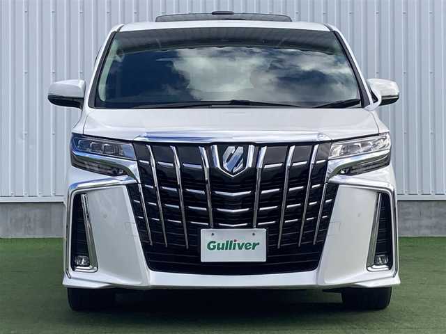 トヨタ アルファード S Cパッケージ 鳥取県 2020(令2)年 5.3万km ホワイトパールクリスタルシャイン 登録時走行距離：52383km/メーカー純正ディスプレイオーディオ/　CD DVD BT フルセグTV/バックカメラ/Wサンルーフ/両側パワースライドドア/パワーバックドア/12.1型純正フリップダウンモニター/デジタルインナーミラー/ビルトインETC/前後ドライブレコーダー/置くだけ充電/プリクラッシュセーフティシステム/レーントレーシングアシスト/レーダークルーズコントロール/ブラインドスポットモニター/パーキングサポートブレーキ/リアクロストラフィックアラート/ロードサインアシスト/木目革巻きコンビステアリング/ステアリングスイッチ/ステアリングヒーター/LEDヘッドライト/オートライト/フォグランプ/オートハイビーム/MTモード付AT/オートホールド機能付き電子パーキングブレーキ/横滑り防止装置/ブラックレザーシート/運転席助手席パワーシート/運転席シートメモリ/運転席助手席シートヒーター/運転席助手席エアシート/2列目シートオットマン/プッシュスタート/スマートキー/スペアキー/スペアタイヤ/新車時保証書/ワンオーナー