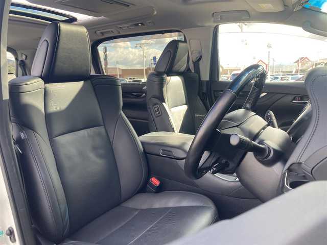 トヨタ アルファード S Cパッケージ 鳥取県 2020(令2)年 5.3万km ホワイトパールクリスタルシャイン 登録時走行距離：52383km/メーカー純正ディスプレイオーディオ/　CD DVD BT フルセグTV/バックカメラ/Wサンルーフ/両側パワースライドドア/パワーバックドア/12.1型純正フリップダウンモニター/デジタルインナーミラー/ビルトインETC/前後ドライブレコーダー/置くだけ充電/プリクラッシュセーフティシステム/レーントレーシングアシスト/レーダークルーズコントロール/ブラインドスポットモニター/パーキングサポートブレーキ/リアクロストラフィックアラート/ロードサインアシスト/木目革巻きコンビステアリング/ステアリングスイッチ/ステアリングヒーター/LEDヘッドライト/オートライト/フォグランプ/オートハイビーム/MTモード付AT/オートホールド機能付き電子パーキングブレーキ/横滑り防止装置/ブラックレザーシート/運転席助手席パワーシート/運転席シートメモリ/運転席助手席シートヒーター/運転席助手席エアシート/2列目シートオットマン/プッシュスタート/スマートキー/スペアキー/スペアタイヤ/新車時保証書/ワンオーナー