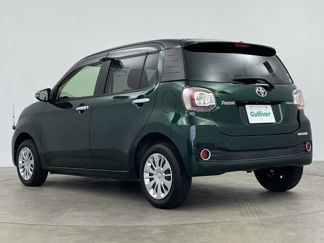 トヨタ パッソ モーダ　S 鹿児島県 2017(平29)年 2.3万km ブラックマイカメタリック/ダークエメラルドマイカ 2トーン 純正SDナビ（ワンセグ/BT/CD/FM/AM）/【NSCD-W66】/バックカメラ/コーナーセンサー/プリクラッシュセーフティ/プッシュスタート/スマートキー/ベンチシート/ドライブレコーダー/LEDヘッドライト/レーンキープアシスト/社外AW付スタッドレスタイヤ積載/ビルドインETC/スペアキー1本