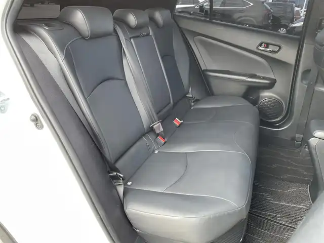 トヨタ プリウス S ツーリングセレクション 佐賀県 2018(平30)年 7.8万km ホワイトパールクリスタルシャイン 純正SDナビゲーション/・フルセグTV/CD/DVD/SD/Bluetooth/バックカメラ/ビルトインETC/ブラックレザーシート(合成皮革)/DN席シートヒーター/ISOFIX対応/革巻きステアリング/ステアリングリモコン/純正フルエアロ/純正17インチアルミホイール/純正LEDヘッドライト/・オートマチックハイビーム/純正LEDフォグランプ/純正ドアバイザ―/トヨタセーフティセンスC/・レーダークルーズコントロール/・プリクラッシュセーフティ/・レーンディパーチャーアラート(ハンドル支援有)/・ふらつき検知機能