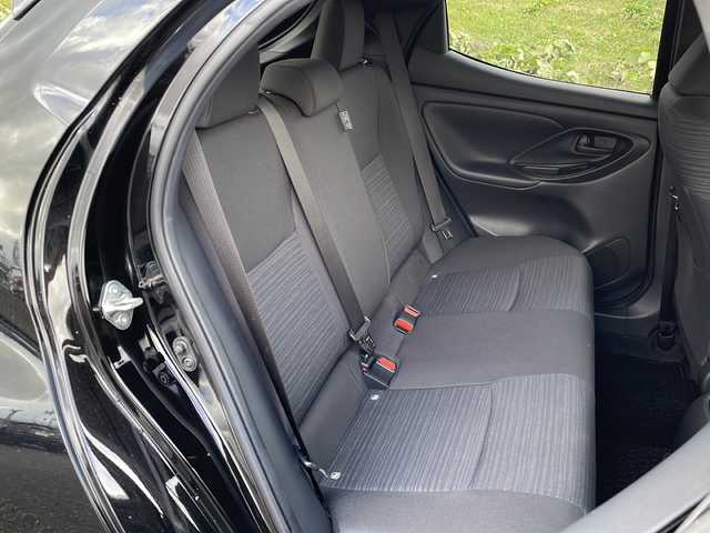 トヨタ ヤリス ハイブリッド Z 新潟県 2022(令4)年 3.7万km ブラック 4WD/純正ディスプレイオーディオ/BT/USB/バックカメラ/ETC/衝突被害軽減ブレーキ/レーンキープアシスト/レーダークルーズコントロール/シートヒーター /ステアリングスイッチ/コーナーセンサー/スマートキー/プッシュスタート/LEDヘッドライト/オートライト/オートハイビーム