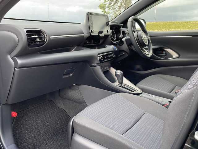 トヨタ ヤリス ハイブリッド Z 新潟県 2022(令4)年 3.7万km ブラック 4WD/純正ディスプレイオーディオ/BT/USB/バックカメラ/ETC/衝突被害軽減ブレーキ/レーンキープアシスト/レーダークルーズコントロール/シートヒーター /ステアリングスイッチ/コーナーセンサー/スマートキー/プッシュスタート/LEDヘッドライト/オートライト/オートハイビーム