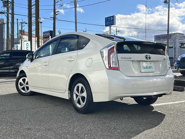 トヨタ プリウス G 福井県 2014(平26)年 3.8万km ホワイトパールクリスタルシャイン 登録時走行距離37940km/ワンオーナー/純正メモリナビゲーション/（CD/DVD/BT）/フルセグテレビ/バックカメラ/純正15インチアルミホイール/クルーズコントロール/ドライブレコーダー/D席パワーシート/ハーフレザーシート/HIDヘッドライト/フォグランプ/オートライト/ビルトインETC/プッシュスタート/スマートキー/保証書/取扱説明書