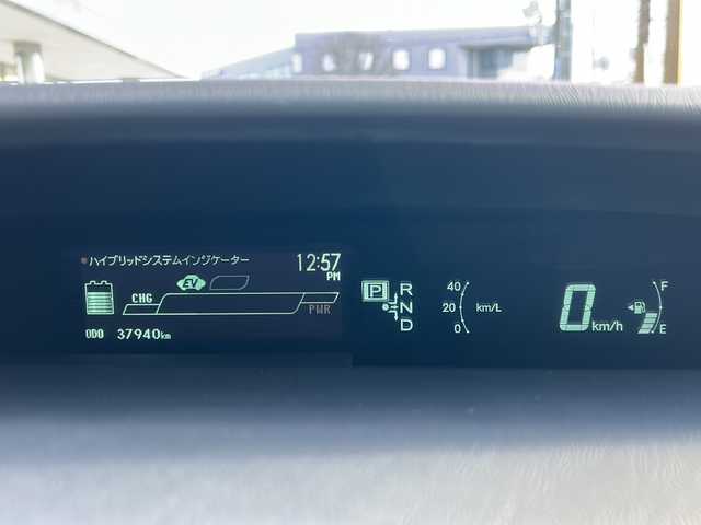 トヨタ プリウス G 福井県 2014(平26)年 3.8万km ホワイトパールクリスタルシャイン 登録時走行距離37940km/ワンオーナー/純正メモリナビゲーション/（CD/DVD/BT）/フルセグテレビ/バックカメラ/純正15インチアルミホイール/クルーズコントロール/ドライブレコーダー/D席パワーシート/ハーフレザーシート/HIDヘッドライト/フォグランプ/オートライト/ビルトインETC/プッシュスタート/スマートキー/保証書/取扱説明書