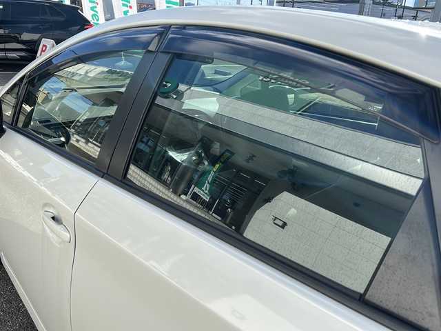 トヨタ プリウス G 福井県 2014(平26)年 3.8万km ホワイトパールクリスタルシャイン 登録時走行距離37940km/ワンオーナー/純正メモリナビゲーション/（CD/DVD/BT）/フルセグテレビ/バックカメラ/純正15インチアルミホイール/クルーズコントロール/ドライブレコーダー/D席パワーシート/ハーフレザーシート/HIDヘッドライト/フォグランプ/オートライト/ビルトインETC/プッシュスタート/スマートキー/保証書/取扱説明書