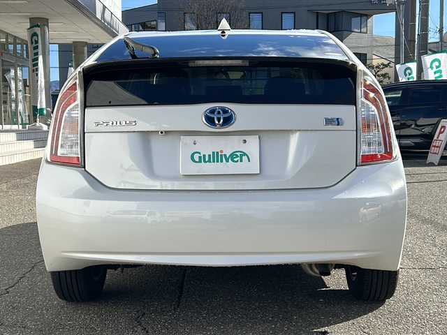 トヨタ プリウス G 福井県 2014(平26)年 3.8万km ホワイトパールクリスタルシャイン 登録時走行距離37940km/ワンオーナー/純正メモリナビゲーション/（CD/DVD/BT）/フルセグテレビ/バックカメラ/純正15インチアルミホイール/クルーズコントロール/ドライブレコーダー/D席パワーシート/ハーフレザーシート/HIDヘッドライト/フォグランプ/オートライト/ビルトインETC/プッシュスタート/スマートキー/保証書/取扱説明書
