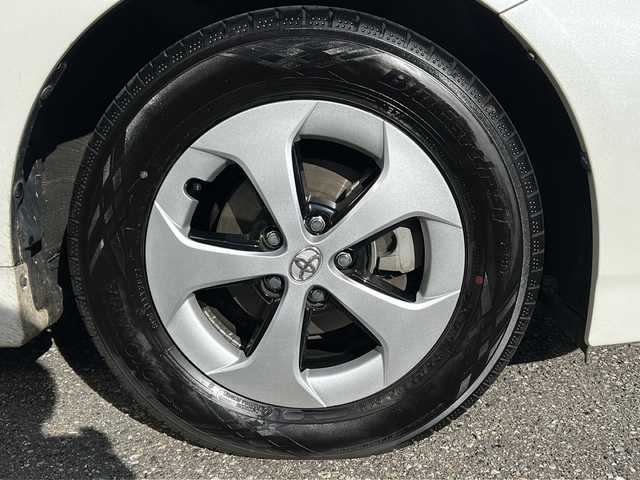 トヨタ プリウス G 福井県 2014(平26)年 3.8万km ホワイトパールクリスタルシャイン 登録時走行距離37940km/ワンオーナー/純正メモリナビゲーション/（CD/DVD/BT）/フルセグテレビ/バックカメラ/純正15インチアルミホイール/クルーズコントロール/ドライブレコーダー/D席パワーシート/ハーフレザーシート/HIDヘッドライト/フォグランプ/オートライト/ビルトインETC/プッシュスタート/スマートキー/保証書/取扱説明書