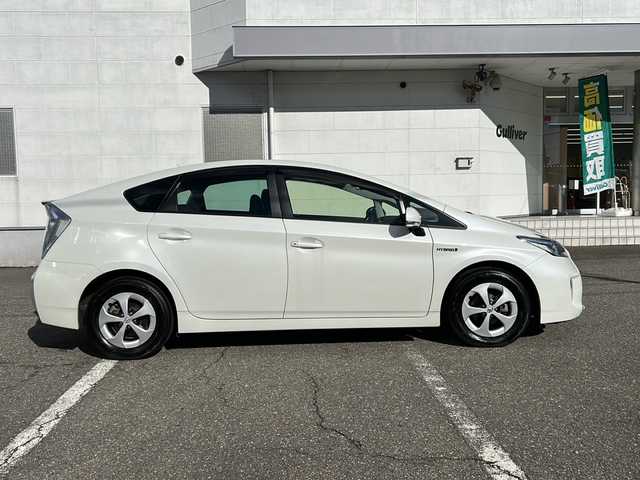 トヨタ プリウス G 福井県 2014(平26)年 3.8万km ホワイトパールクリスタルシャイン 登録時走行距離37940km/ワンオーナー/純正メモリナビゲーション/（CD/DVD/BT）/フルセグテレビ/バックカメラ/純正15インチアルミホイール/クルーズコントロール/ドライブレコーダー/D席パワーシート/ハーフレザーシート/HIDヘッドライト/フォグランプ/オートライト/ビルトインETC/プッシュスタート/スマートキー/保証書/取扱説明書