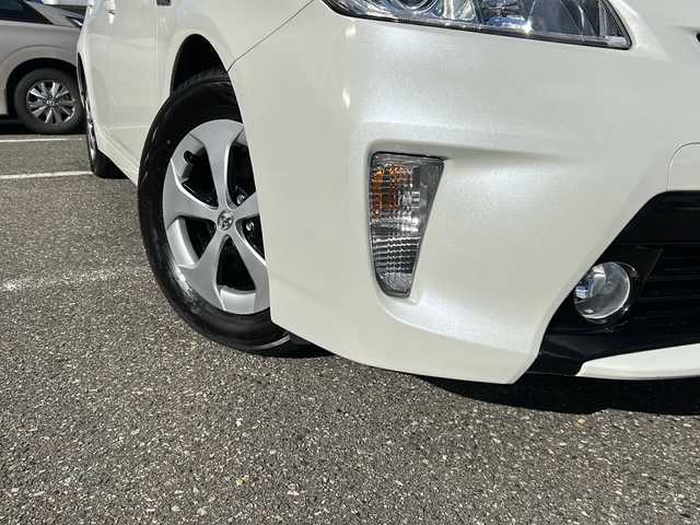 トヨタ プリウス G 福井県 2014(平26)年 3.8万km ホワイトパールクリスタルシャイン 登録時走行距離37940km/ワンオーナー/純正メモリナビゲーション/（CD/DVD/BT）/フルセグテレビ/バックカメラ/純正15インチアルミホイール/クルーズコントロール/ドライブレコーダー/D席パワーシート/ハーフレザーシート/HIDヘッドライト/フォグランプ/オートライト/ビルトインETC/プッシュスタート/スマートキー/保証書/取扱説明書