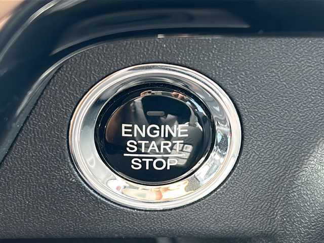 ホンダ ステップワゴン スパーダ クルスピセンシング 茨城県 2017(平29)年 6.9万km プラチナホワイトパール HONDA SENSING/-衝突軽減ブレーキ/-誤発進抑制機能/-歩行者事故低減ステアリング/-アダプティブクルーズコントロール/-車線維持支援システム/-路外逸脱抑制機能/-先行車発信お知らせ機能/-標識認識機能/-フロントセンサーカメラ/-レーダーセンサー/後席10.2V型フリップダウンモニター/社外７インチＳＤナビ/-Ｂｌｕｅｔｏｏｔｈ/Blu-ray/フルセグ/ＣＤ/DVD/バックカメラ/LEDオートライト/オートハイビーム/DN席シートヒーター/純正１７インチアルミホイール/パドルシフト/ビルトインETC