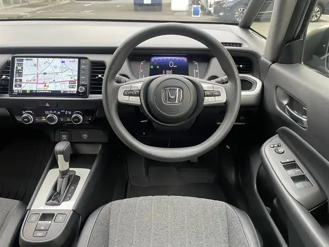 ホンダ フィット ホーム 埼玉県 2020(令2)年 3.1万km プレミアムサンライトホワイトパール /ワンオーナー//純正9型メモリナビ//フルセグTV//バックカメラ//CD/DVD/Bluetooth//アダプティブクルーズコントロール//ビルトインETC//スマートキーx2//LEDヘッドライト//CMBS衝突軽減ブレーキ//LKAS車線維持支援システム//クリアランスソナー//W.サイド.カーテンエアバッグ//ABS//横滑り防止装置//前後ドライブレコーダー//オートライト//プライバシーガラス//純正16インチAW//新車時保証書//取扱説明書//ナビ取説