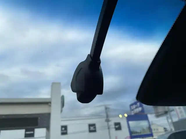 ホンダ フィット ホーム 埼玉県 2020(令2)年 3.1万km プレミアムサンライトホワイトパール /ワンオーナー//純正9型メモリナビ//フルセグTV//バックカメラ//CD/DVD/Bluetooth//アダプティブクルーズコントロール//ビルトインETC//スマートキーx2//LEDヘッドライト//CMBS衝突軽減ブレーキ//LKAS車線維持支援システム//クリアランスソナー//W.サイド.カーテンエアバッグ//ABS//横滑り防止装置//前後ドライブレコーダー//オートライト//プライバシーガラス//純正16インチAW//新車時保証書//取扱説明書//ナビ取説