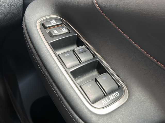 トヨタ クラウン ハイブリッド アスリートG 静岡県 2014(平26)年 10.4万km ホワイトパールクリスタルシャイン 純正マルチ/・ナビゲーション/・フルセグTV/・HDD記録/・FM/AM/・CD/DVD/・USB/・Bluetooth/主要装備/・バックカメラ/・ＥＴＣ/・クリアランスソナー/・シートヒーター＆ベンチレーション/・前席パワーシート/・追従クルコン/・ハンドルヒーター/・黒革/・プリクラッシュセーフティ/・１８インチアルミ/・オートライト/・フォグランプ/・サイドカーテンエアバッグ/・ＭＴモード付ＡＴ/・キセノンヘッドライト/・電動チルト＆テレスコピックステアリング