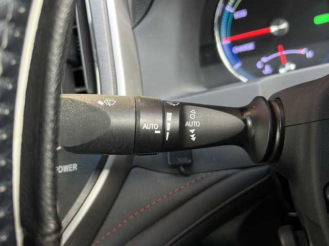 トヨタ クラウン ハイブリッド アスリートG 静岡県 2014(平26)年 10.4万km ホワイトパールクリスタルシャイン 純正マルチ/・ナビゲーション/・フルセグTV/・HDD記録/・FM/AM/・CD/DVD/・USB/・Bluetooth/主要装備/・バックカメラ/・ＥＴＣ/・クリアランスソナー/・シートヒーター＆ベンチレーション/・前席パワーシート/・追従クルコン/・ハンドルヒーター/・黒革/・プリクラッシュセーフティ/・１８インチアルミ/・オートライト/・フォグランプ/・サイドカーテンエアバッグ/・ＭＴモード付ＡＴ/・キセノンヘッドライト/・電動チルト＆テレスコピックステアリング