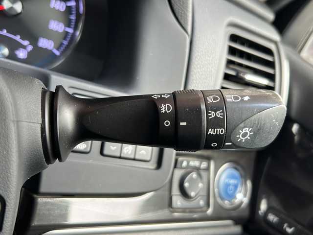 トヨタ クラウン ハイブリッド アスリートG 静岡県 2014(平26)年 10.4万km ホワイトパールクリスタルシャイン 純正マルチ/・ナビゲーション/・フルセグTV/・HDD記録/・FM/AM/・CD/DVD/・USB/・Bluetooth/主要装備/・バックカメラ/・ＥＴＣ/・クリアランスソナー/・シートヒーター＆ベンチレーション/・前席パワーシート/・追従クルコン/・ハンドルヒーター/・黒革/・プリクラッシュセーフティ/・１８インチアルミ/・オートライト/・フォグランプ/・サイドカーテンエアバッグ/・ＭＴモード付ＡＴ/・キセノンヘッドライト/・電動チルト＆テレスコピックステアリング