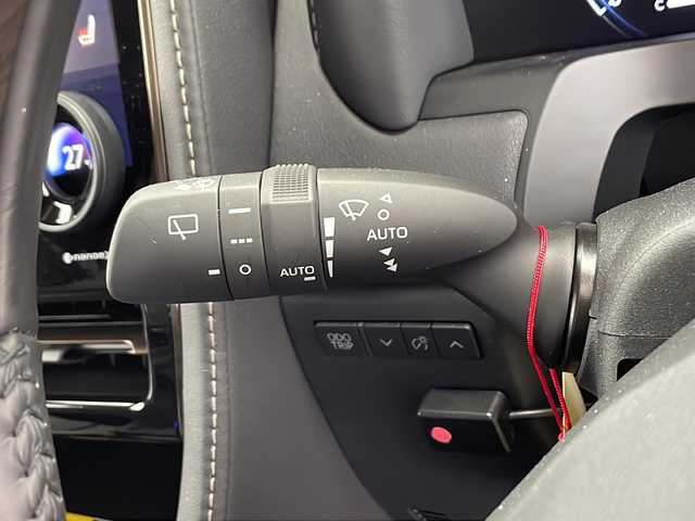トヨタ アルファード Z 千葉県 2024(令6)年 0.6万km プラチナホワイトパールマイカ 14インチメーカーOPナビ/　フルセグTV/Bluetooth/Apple car play/Android Auto/純正フリップダウンモニター/ツインムーンルーフ/トヨタセーフティセンス/レーダークルーズコントロール/レーンキープアシスト/衝突軽減ブレーキ/クリアランスソナー/全方位カメラ/先行車発進警報/ロードサインアシスト/ヘッドアップディスプレイ/ブラインドスポットモニター/電動パーキング/オートホールド/オートハイビーム/両側パワースライド/デジタルインナーミラー/ワイヤレス充電/レザーシート/シートヒーター（セカンドシートまで）/エアーシート（セカンドシートまで）/パワーシート（セカンドシートまで）/メモリーシート（運）/ステアリングヒーター/パワーバックドア/LEDヘッドライト/フォグランプ/ビルトインETC2.0/フロアマット/ナノイーX/後席サンシェード