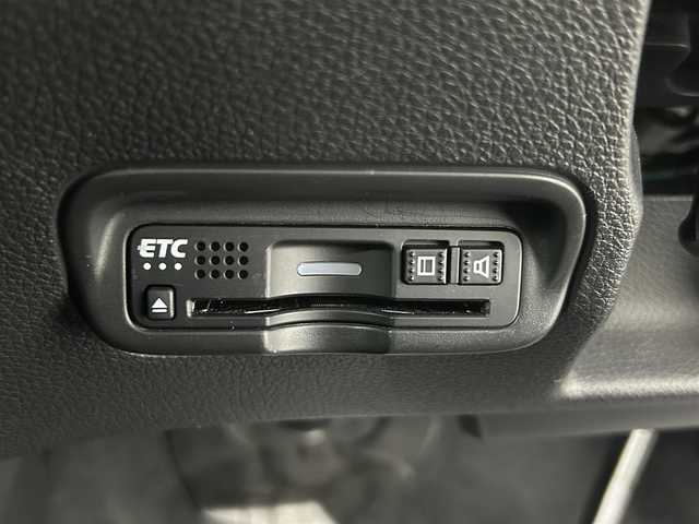 ホンダ ヴェゼル ハイブリッド Z ホンダセンシング 埼玉県 2020(令2)年 6.9万km プラチナホワイトパール 社外ナビ　衝突軽減　ＡＣＣ　バックカメラ　ＥＴＣ　ハーフレザー　前席シートヒーター　前後ドラレコ　パドルシフト　スマートキー　純正フロアマット　純正１７インチＡＷ　オートライト　ＣＤ　ＤＶＤ　ＢＴ